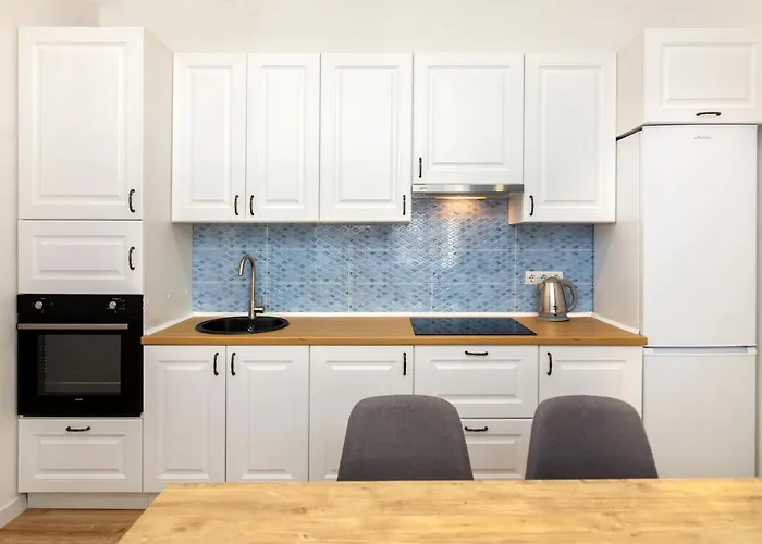 Leogrand Three Bedrooms Vip Apartments On Kniazia Romana 12
