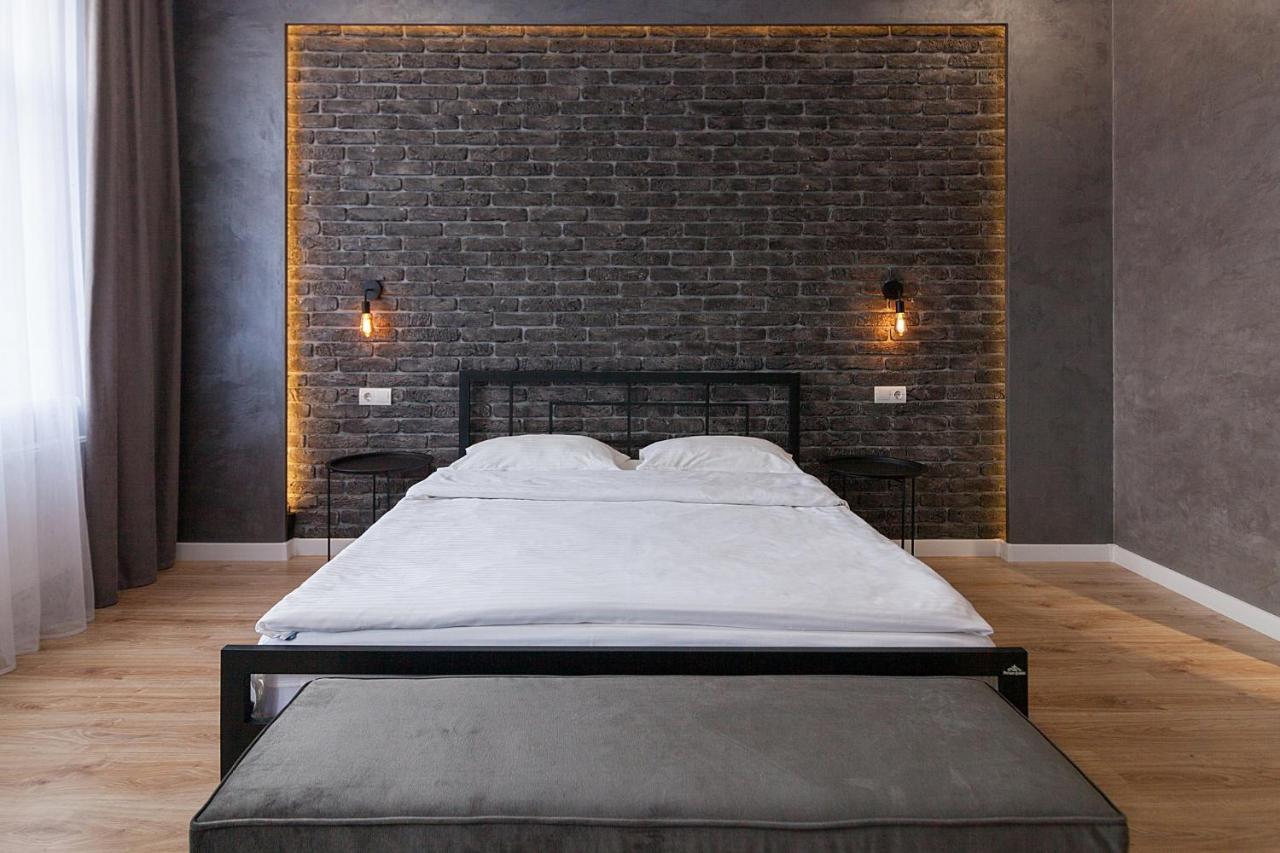 Leogrand Three Bedrooms Vip On Kniazia Romana 12 Apartament Lwów