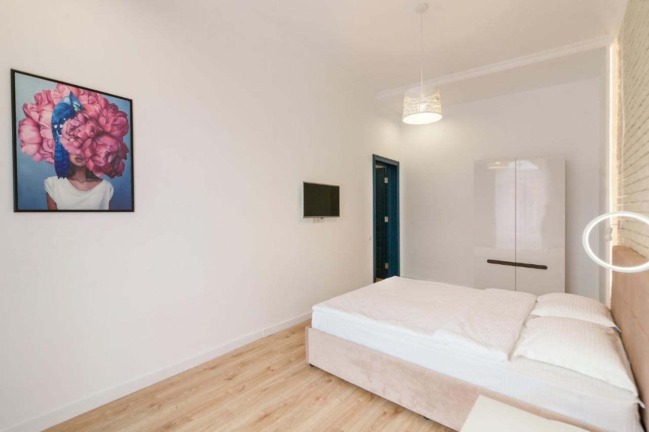 Leogrand Three Bedrooms Vip On Kniazia Romana 12 * Lwów
