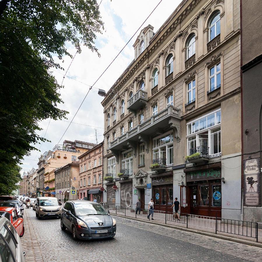 Leogrand Three Bedrooms Vip On Kniazia Romana 12 Апартаменты