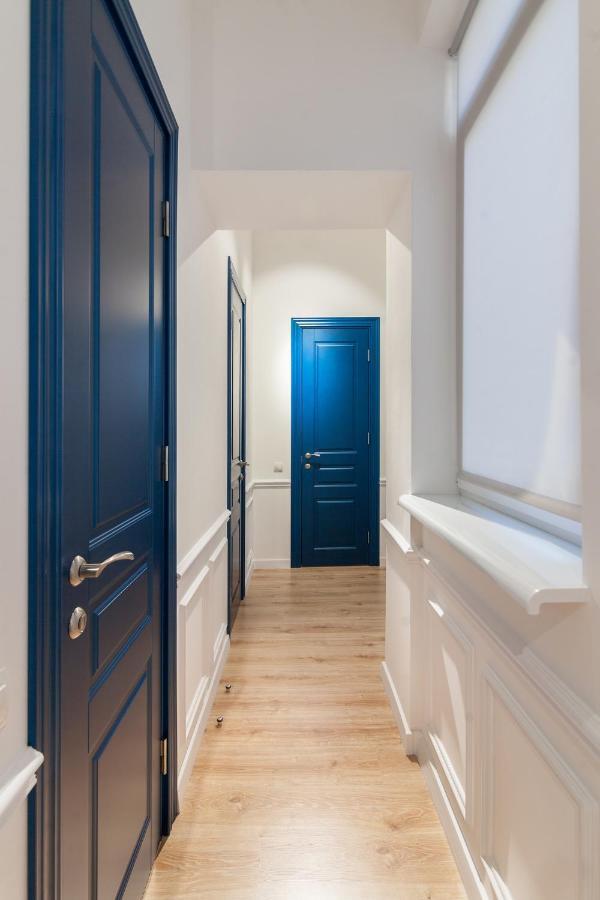 Leogrand Three Bedrooms Vip On Kniazia Romana 12 Апартаменты *