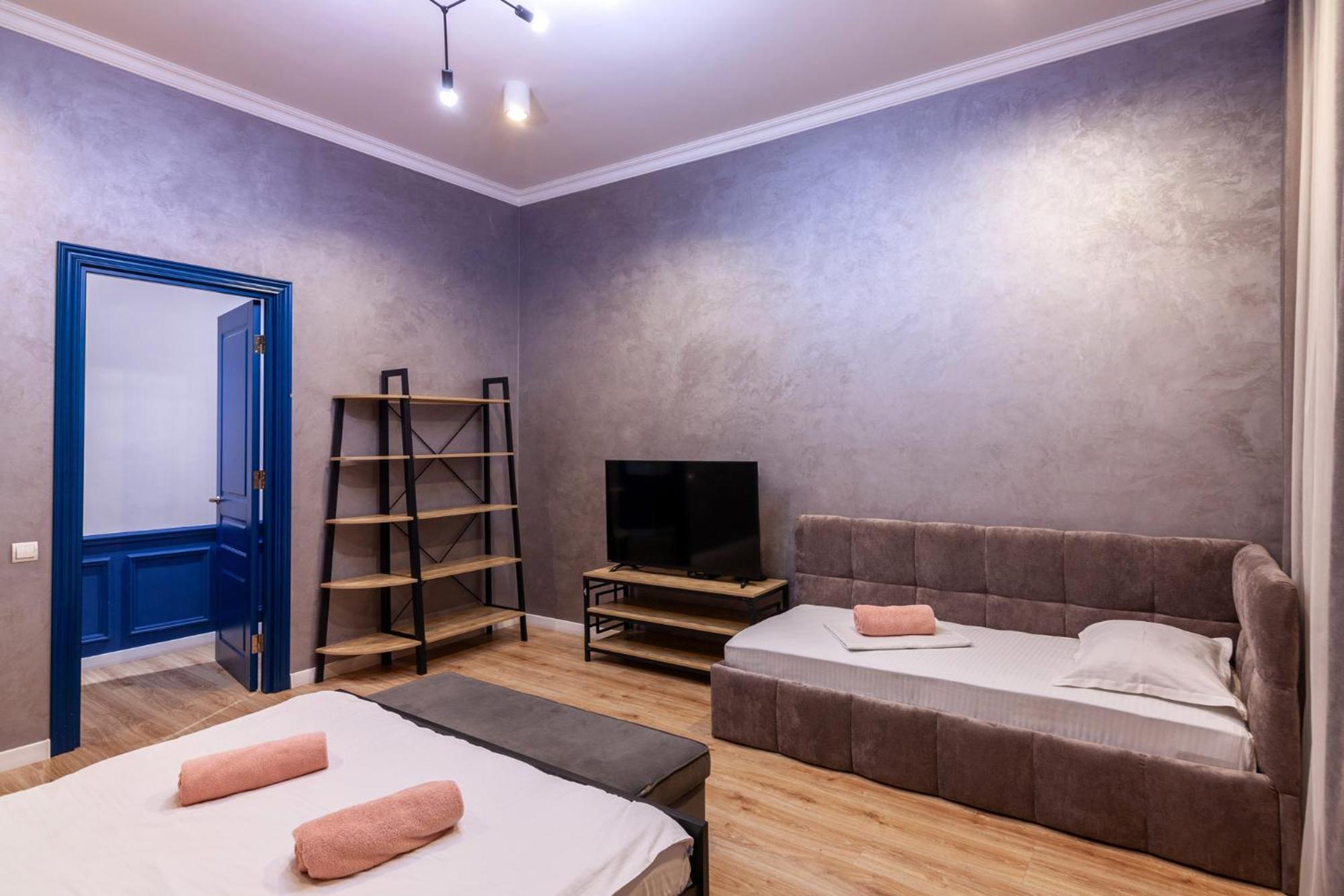 Leogrand Three Bedrooms Vip On Kniazia Romana 12 * Львов